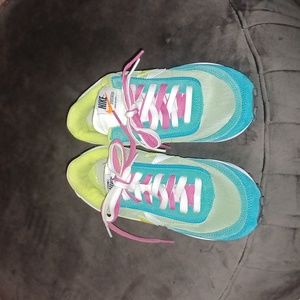 Women size 8  sneakers
